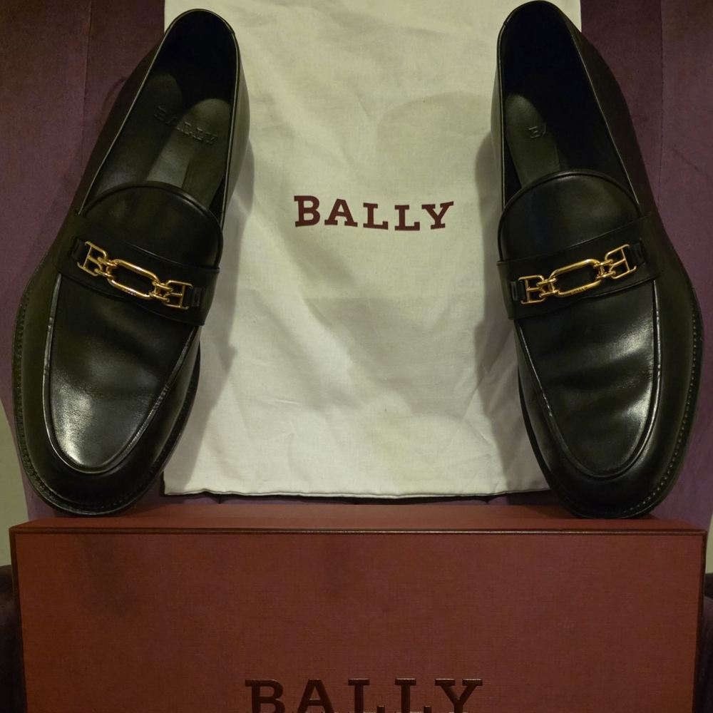 Bally Black Leather Loafers with Gold-Tone Bit